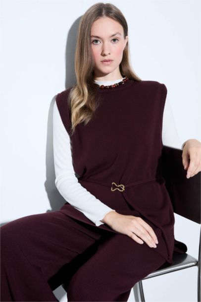 Crew Neck Belt Detail Knit Vest