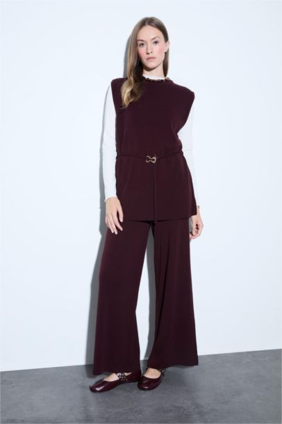 Crew Neck Belt Detail Knit Vest