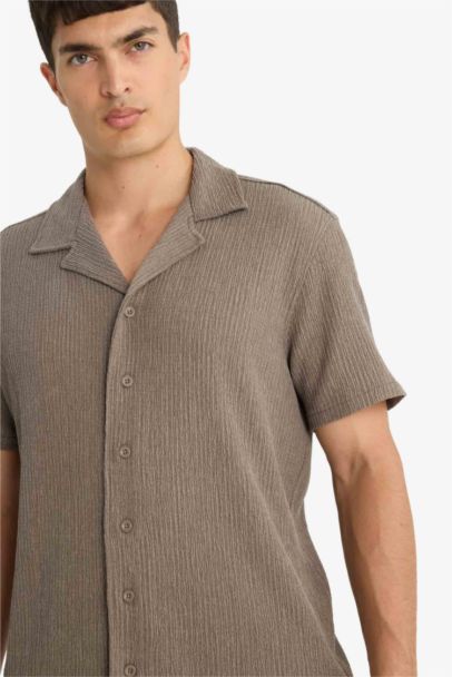 Рубашка с коротким рукавом, текстурированной тканью и воротником поло, Modern Fit