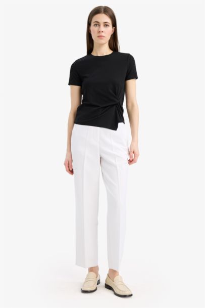 تيشيرت نص كم  سليم فيت برقبة مستديرة