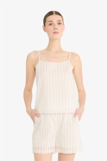 بلوزة مخطط كت قصة عادية برقبة مستديرة