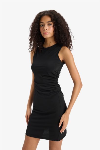 فستان سليم فيت بوديكون بياخة مستديرة