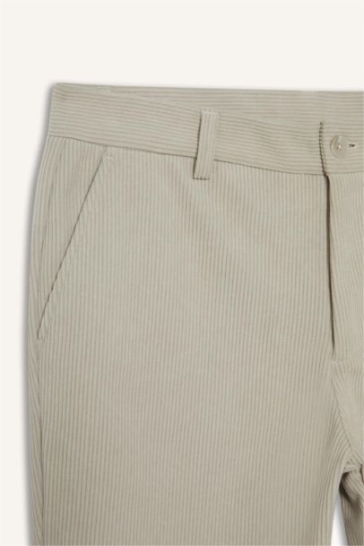 Pantalon en velours côtelé à jambes droites Coupe régulière