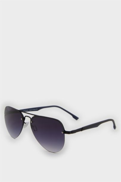 Man Round Sunglasses