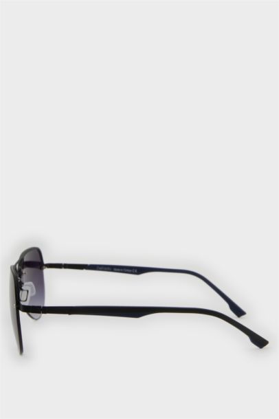 Man Round Sunglasses