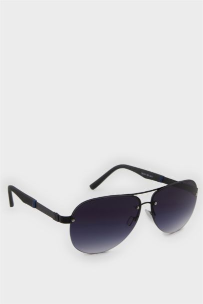 Man Round Sunglasses