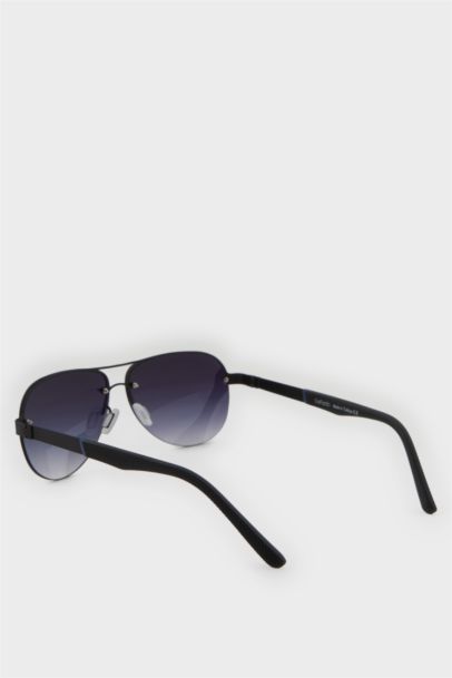 Man Round Sunglasses