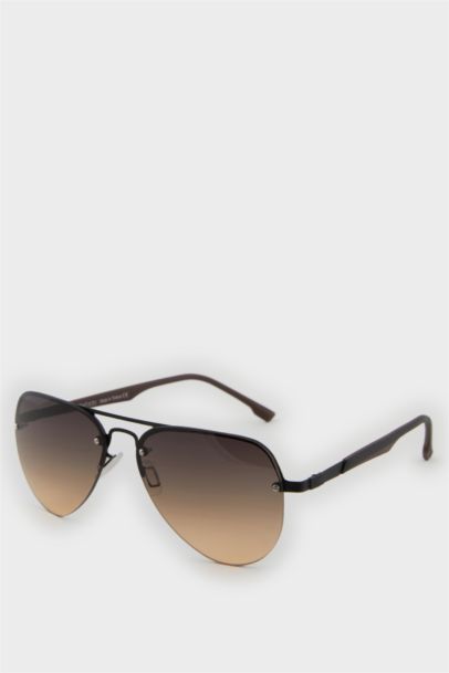 Man Round Sunglasses