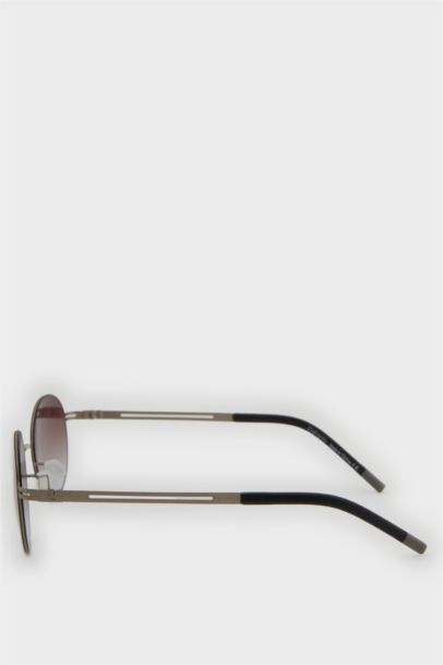 Man Round Sunglasses