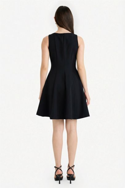 A Cut Crew Neck Sleeveless Dress