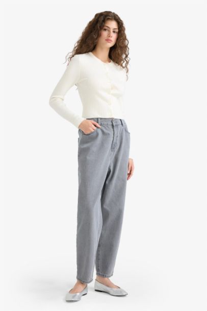 Pantalon Jean paperbag à taille haute et longueur cheville