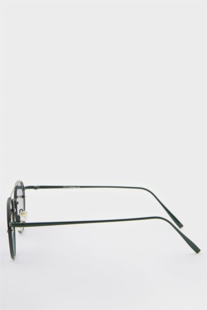 Woman Round Sunglasses