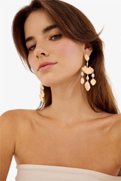 Woman Pearl Detailed Earrings