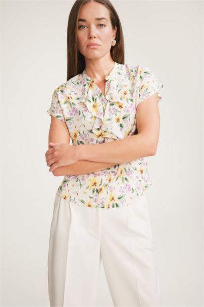 قميص نص كم فلورال قصة عادية برقبة قميص