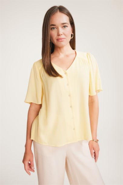 Regular Fit V-Neck Crinkle Viscose Short Sleeve Shirt