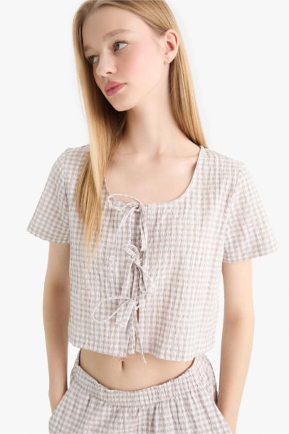 Regular Fit V Neck Crinkle Fabric Blouse