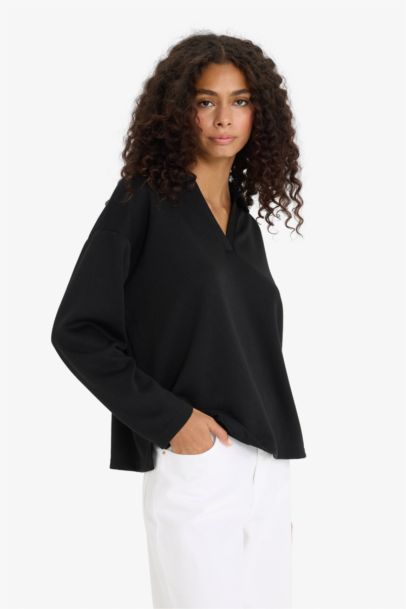 Relax Fit Long Sleeve Sweatshirt