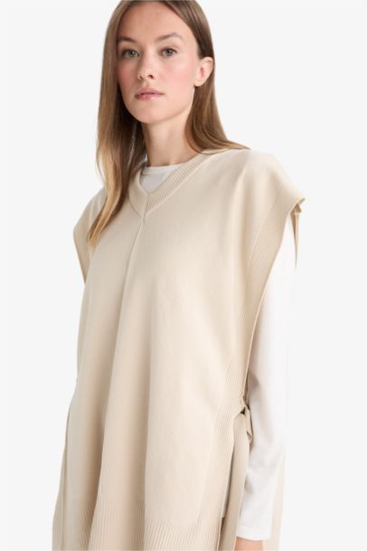 V-Neck Side Tie Knit Vest