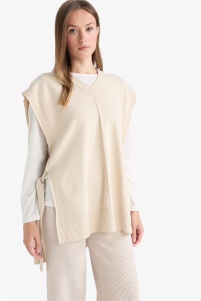 V-Neck Side Tie Knit Vest