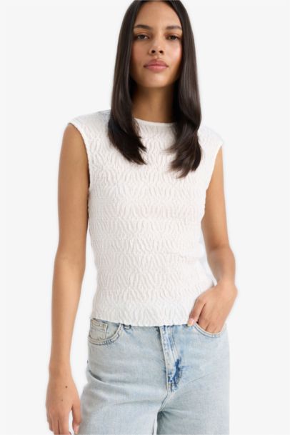 Regular Fit Crew Neck Crepe Sleeveless Blouse