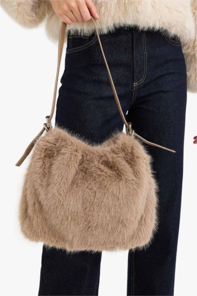 Kadın Pelüş Çapraz Çanta