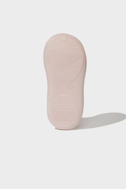 شبشب بناتي بكعب سميك