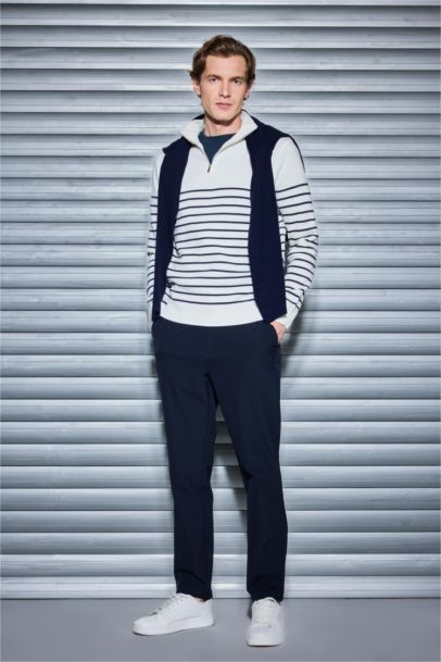 Pull en tricot rayé à demi-zip Coupe Standard