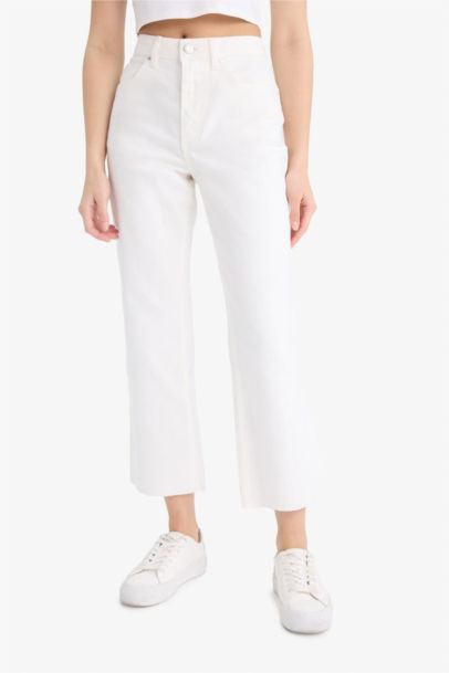 Pantalon court évasé en gabardine à taille normale