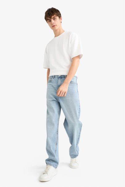 Baggy Fit Straight Leg Jeans