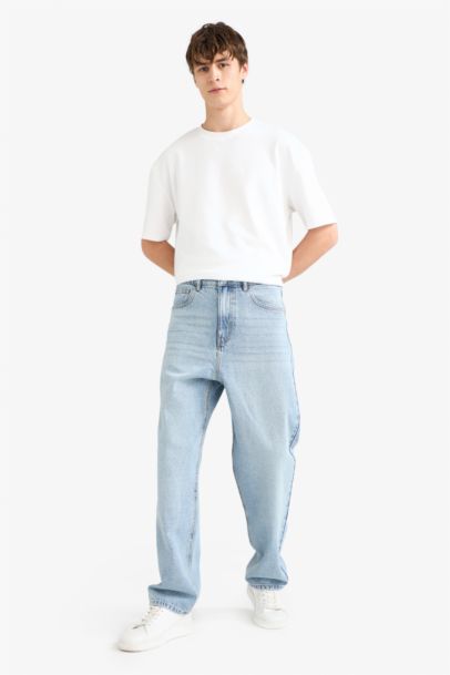 Baggy Fit Straight Leg Jeans
