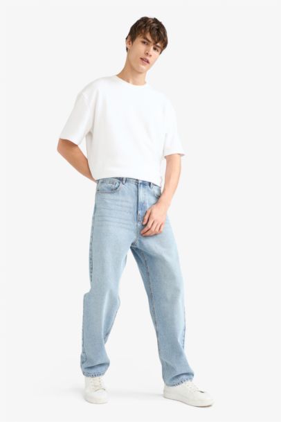 Baggy Fit Straight Leg Jeans