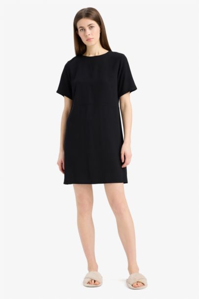 Crew Neck Short Sleeve Basic Mini Dress