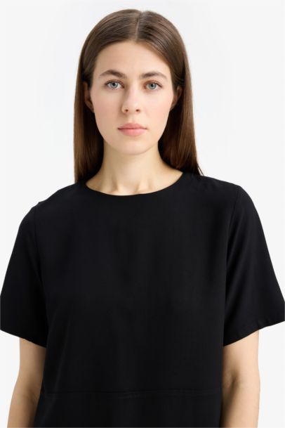 Crew Neck Short Sleeve Basic Mini Dress