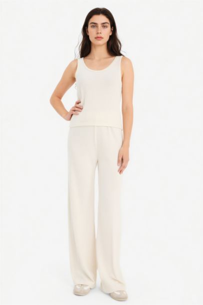 Loose Fit Yuvarlak Yaka Beyaz Triko Görünümlü Atlet