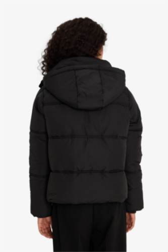 قمصلة نفخ قصة عادية بغطاء للرأس