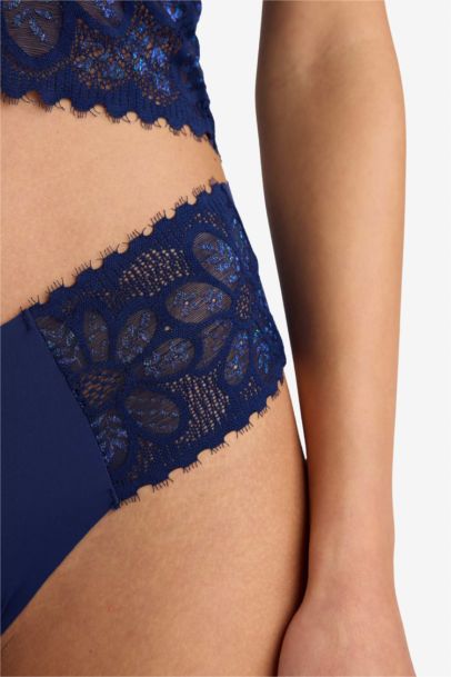 Fall in Love Lace Detailed Micro 2 Piece Hipster Panties