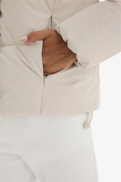 Regular Fit Kapüşonlu Fermuarlı Şişme Mont