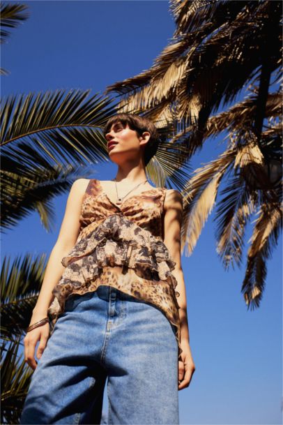 Блузка регулярного кроя без рукавов с V-образным вырезом и леопардовым принтом