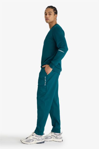Standard Fit Jogger Sweatpants