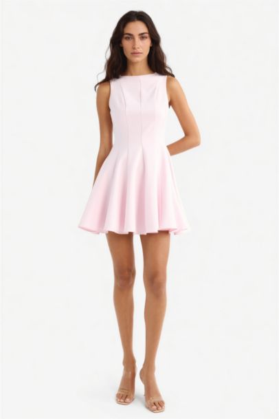 Мини-платье без рукавов с лодочным вырезом