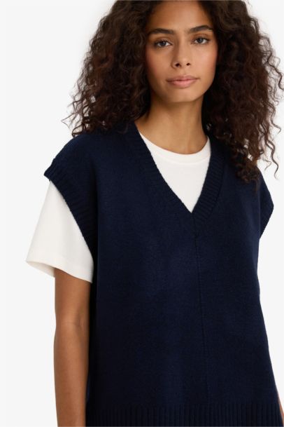 Regular Fit V-Neck Knitwear Vest