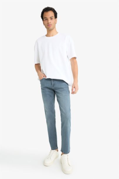 بنطرون جينز بيدرو سليم فيت برجل ضيق