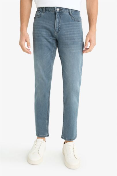 بنطرون جينز بيدرو سليم فيت برجل ضيق