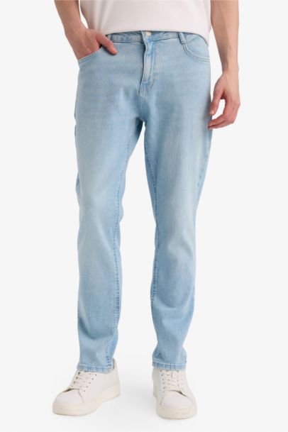 بنطرون جينز بيدرو سليم فيت برجل ضيق