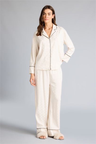 Pijama Takımı Regular Fit Saten Puantiyeli Uzun Kollu Üst Uzun Alt