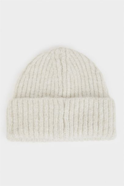 Woman Embroidered Beanie