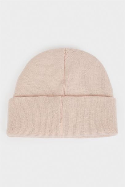 Woman Embroidered Beanie