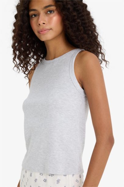 Fall in Love Basic Tank Top