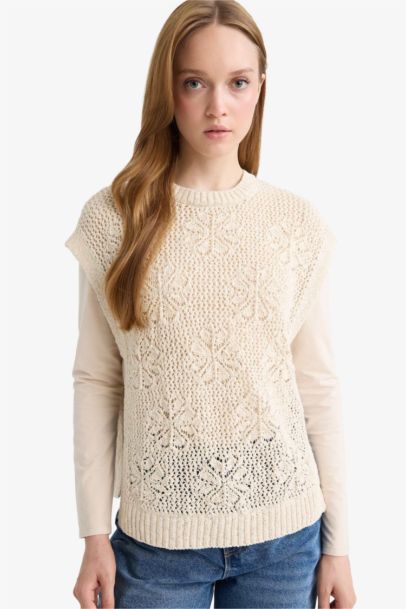 Bisiklet Yaka Nakışlı Triko Süveter