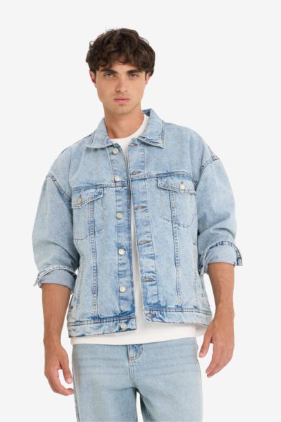 Джинсовая куртка свободного кроя oversize